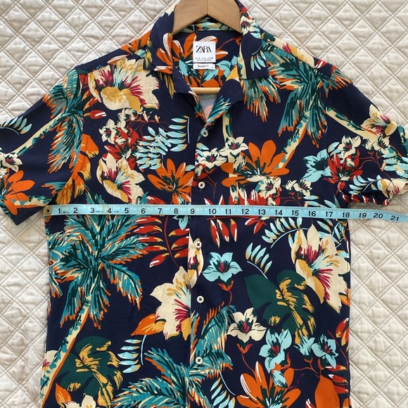 Zara / Resort Shirt / Floral Pattern / Small - Picture 7 of 9